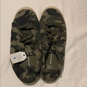 Time and Tru Kids Green Camouflage Sneakers